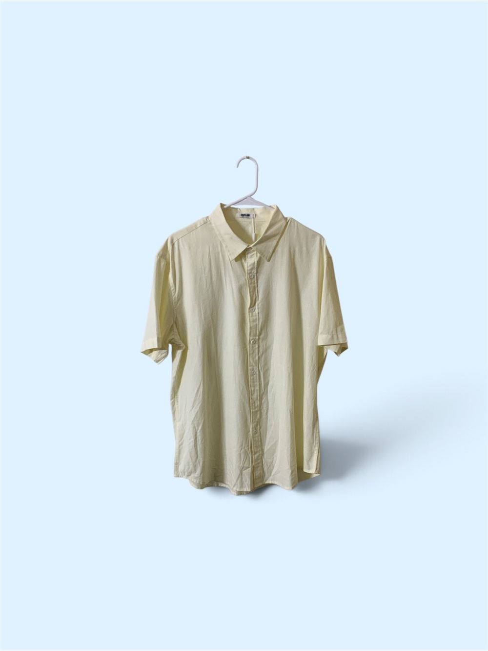 Men’s Casual Short-Sleeve Button-Down Shirt in Pale Yellow